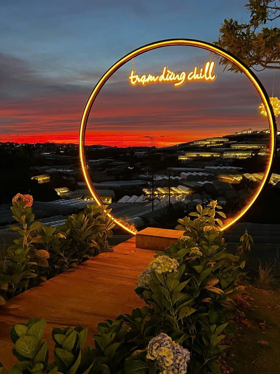 Date Night Đà Lạt - không gian quán nướng về đêm Đà Lạt