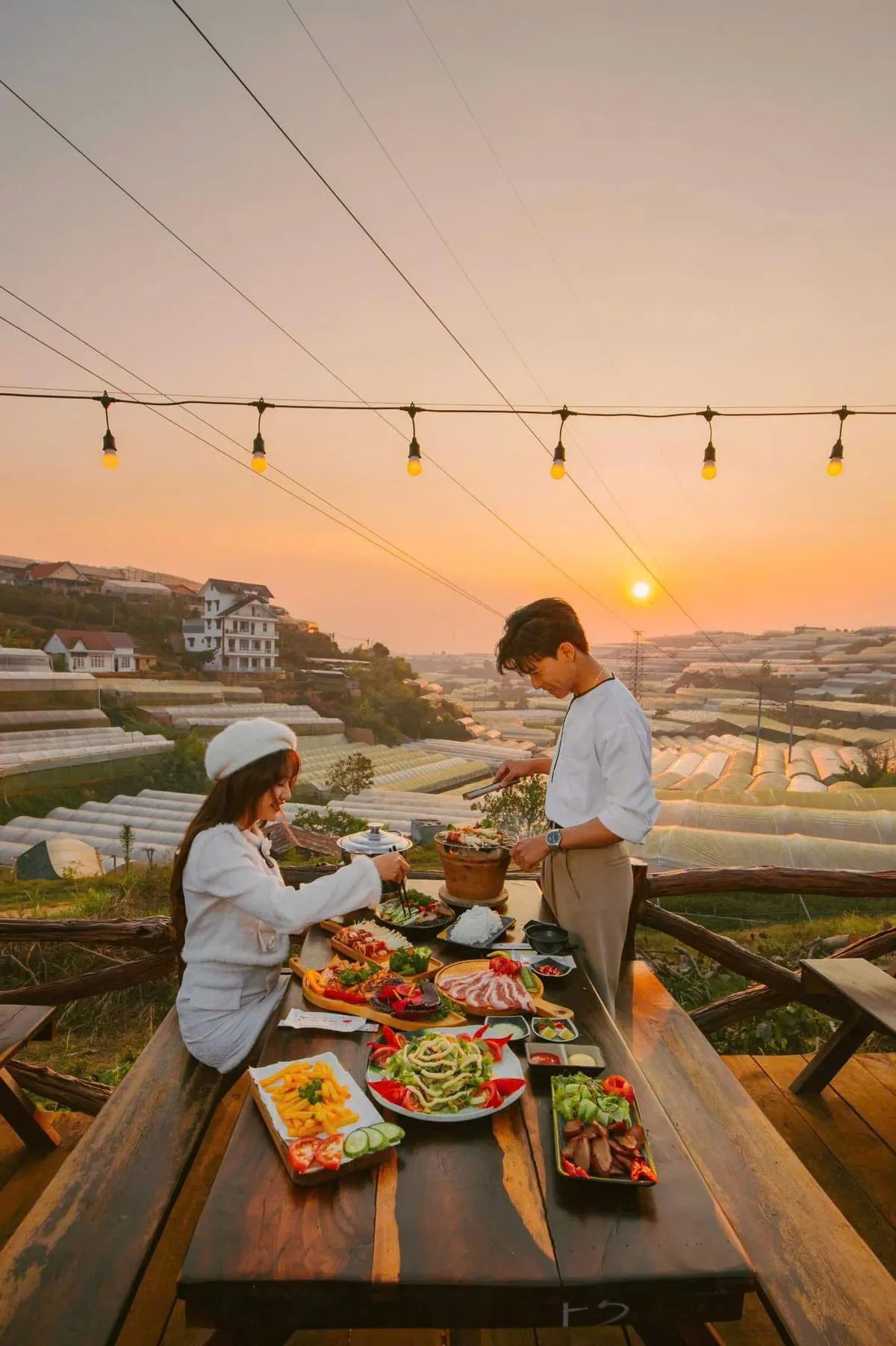 Top 7 quán nướng Đà Lạt view đẹp nhất - hoàng hôn thung lũng
