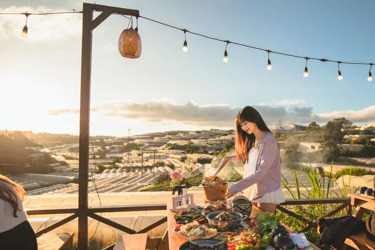 Quán nhậu Đà Lạt - nướng BBQ kèm bia lạnh ban đêm