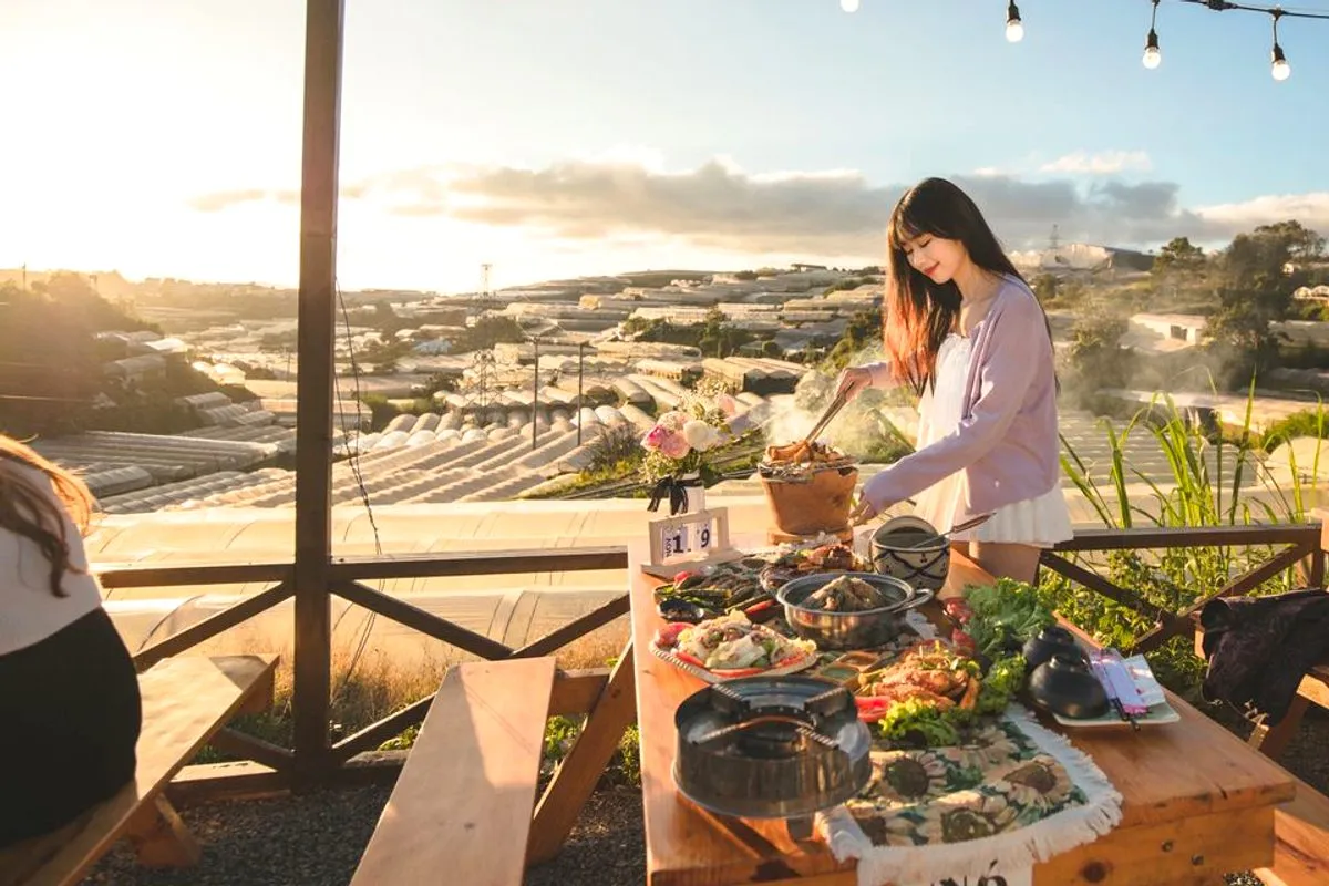 Quán nướng Đà Lạt view 360 độ - panorama thung lũng nhà lồng