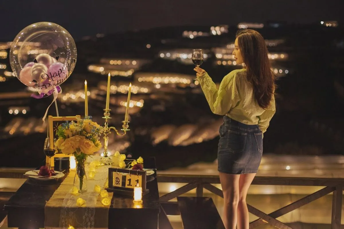 Best BBQ restaurant Da Lat - sunset view grilled BBQ outdoor