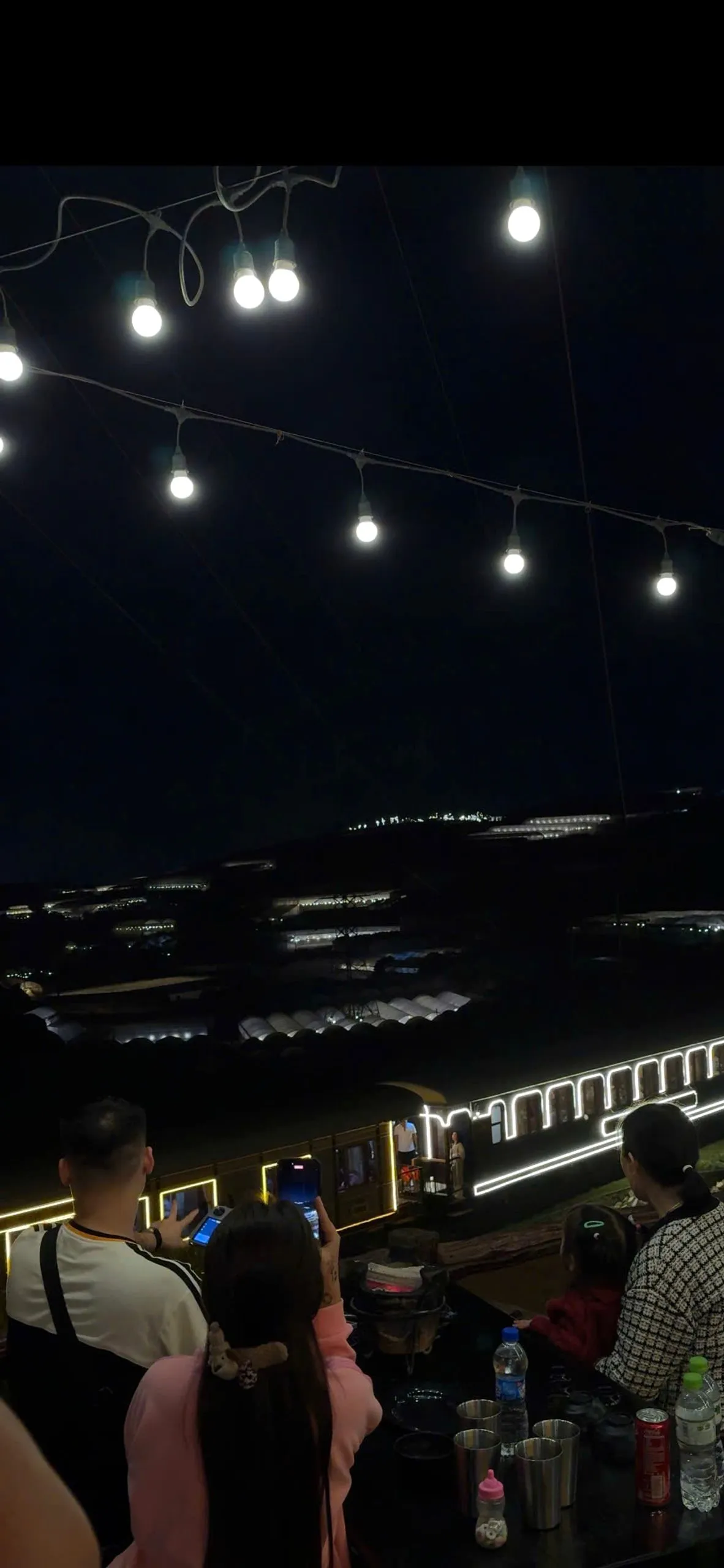 Du lịch Đà Lạt tháng 11 - mùa hoa dã quỳ nướng BBQ ấm