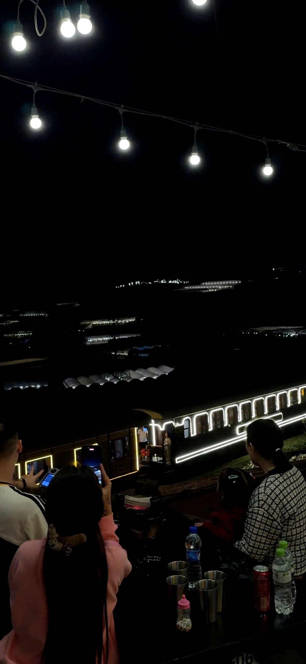 Ăn vặt Đà Lạt buổi tối - nướng xiên que và đồ ăn đêm