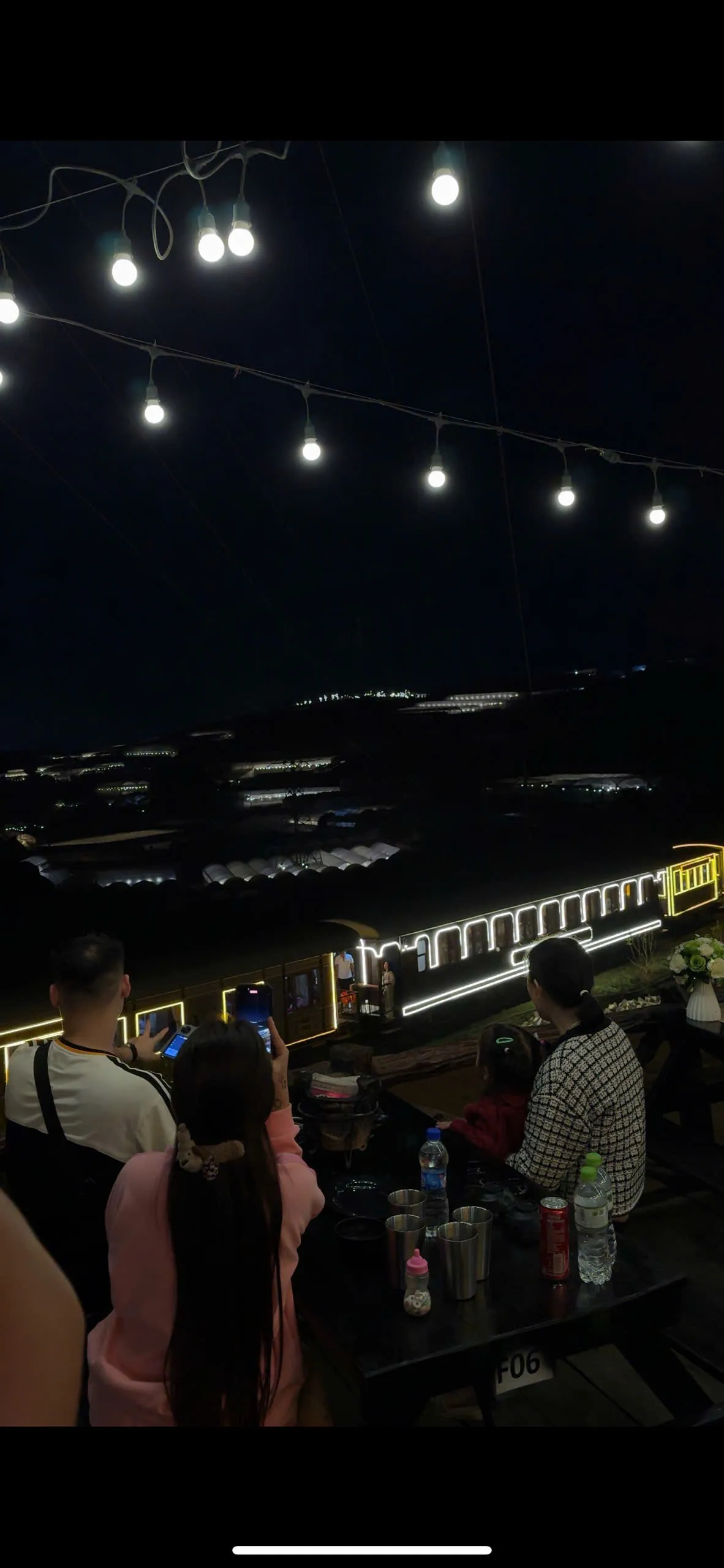 Du Lịch Đà Lạt Ăn Gì - cảnh đêm nhà lồng Đà Lạt