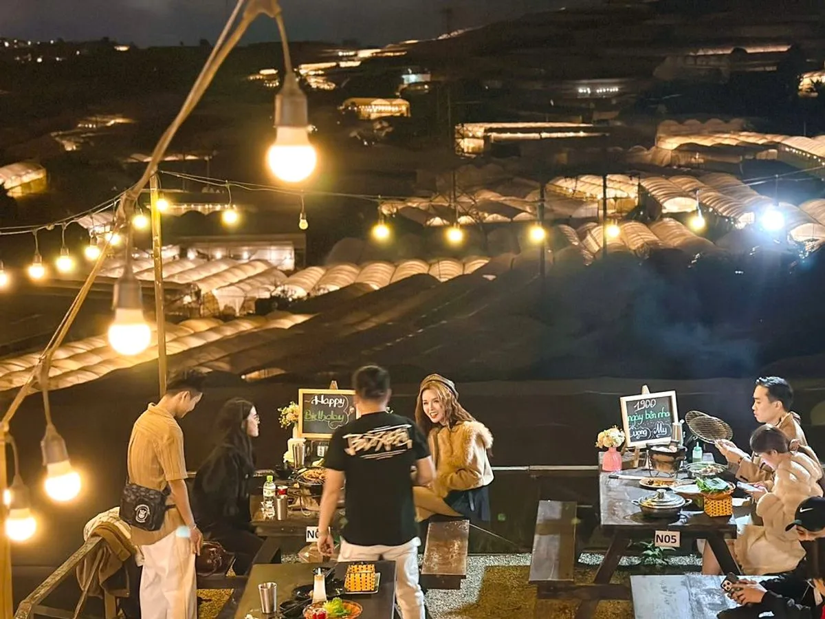 Du lịch Đà Lạt ăn gì - món nướng BBQ đặc sản phố núi