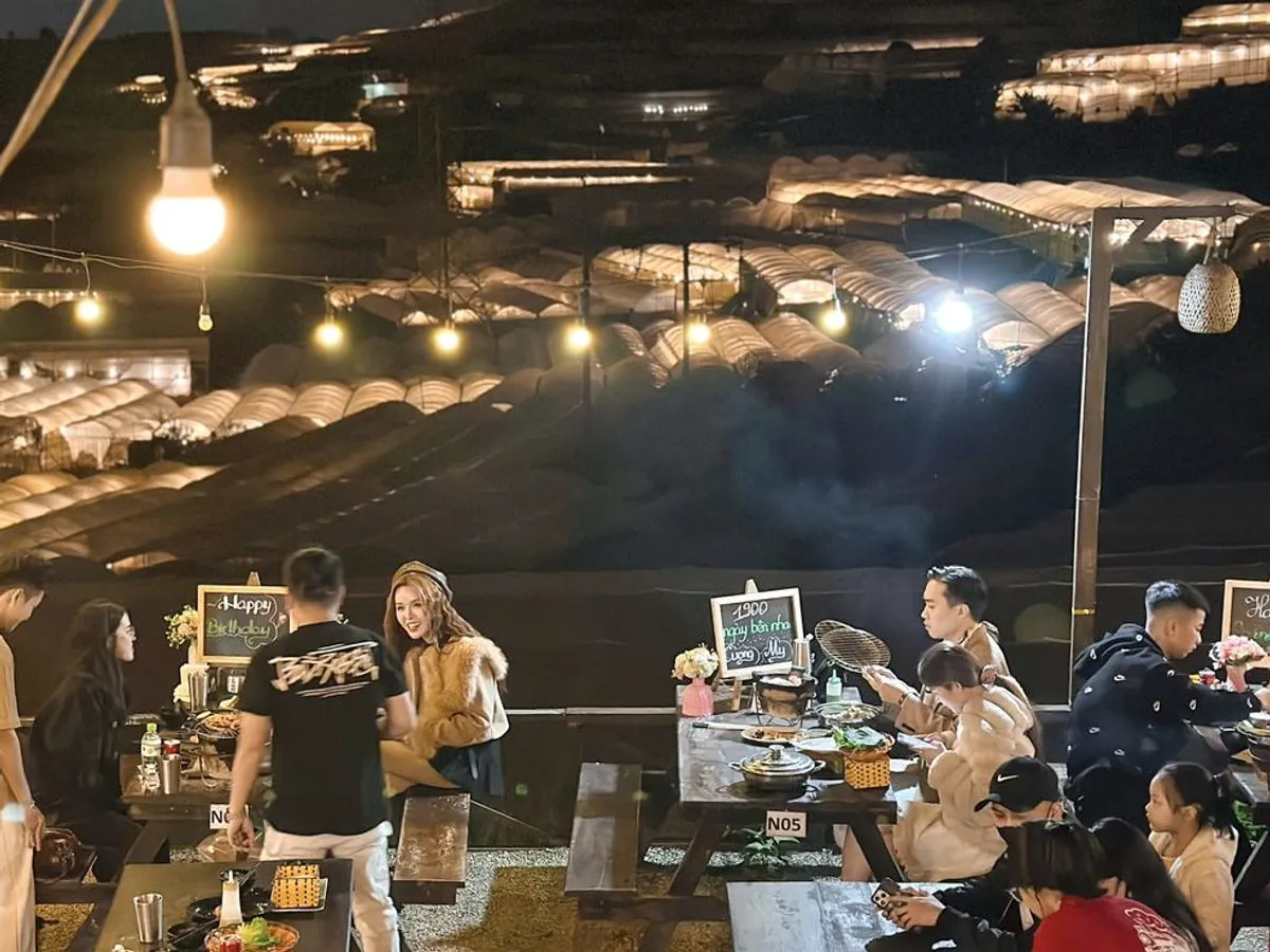 Du lịch Đà Lạt tháng 12 - Giáng Sinh nướng BBQ se lạnh