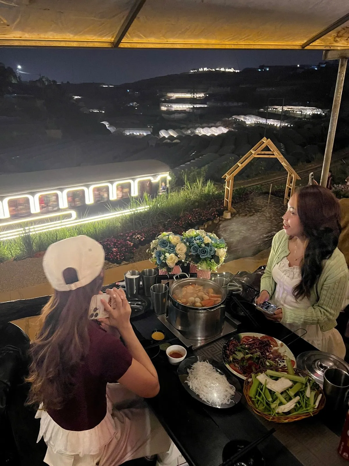 Quán nướng Đà Lạt gần ga Trại Mát - ngắm xe lửa cổ